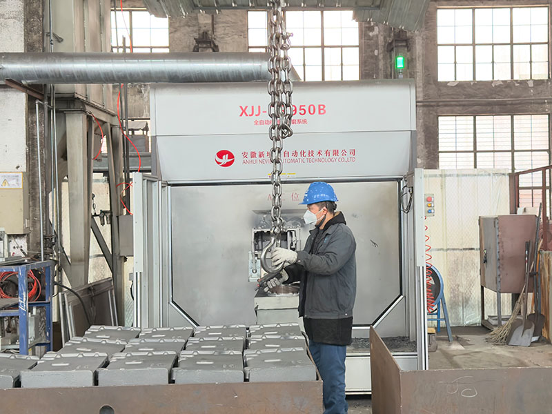 Обеспечение равномерности шлифовки при финишной обработке литых деталей – как роботизированная шлифовка повышает стабильность процесса.